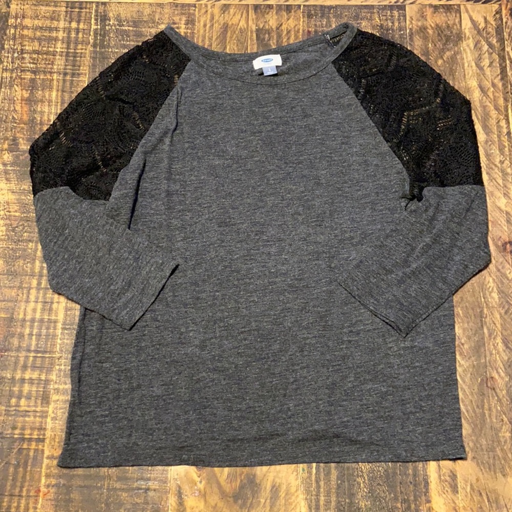 Old navy lacy shoulder shirt